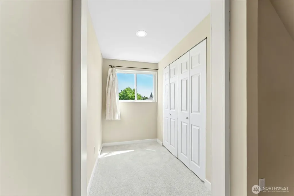 14042 33rd Avenue S Tukwila WA 98168