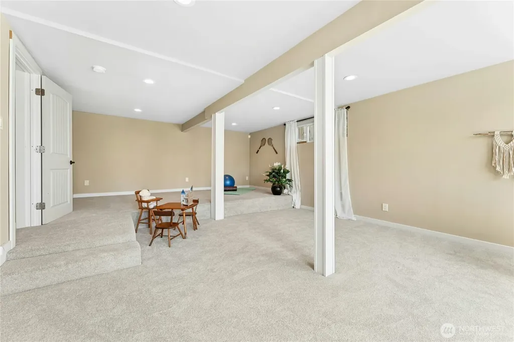 14042 33rd Avenue S Tukwila WA 98168