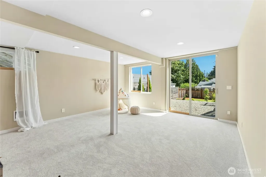 14042 33rd Avenue S Tukwila WA 98168
