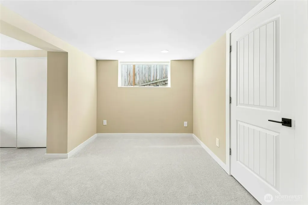 14042 33rd Avenue S Tukwila WA 98168