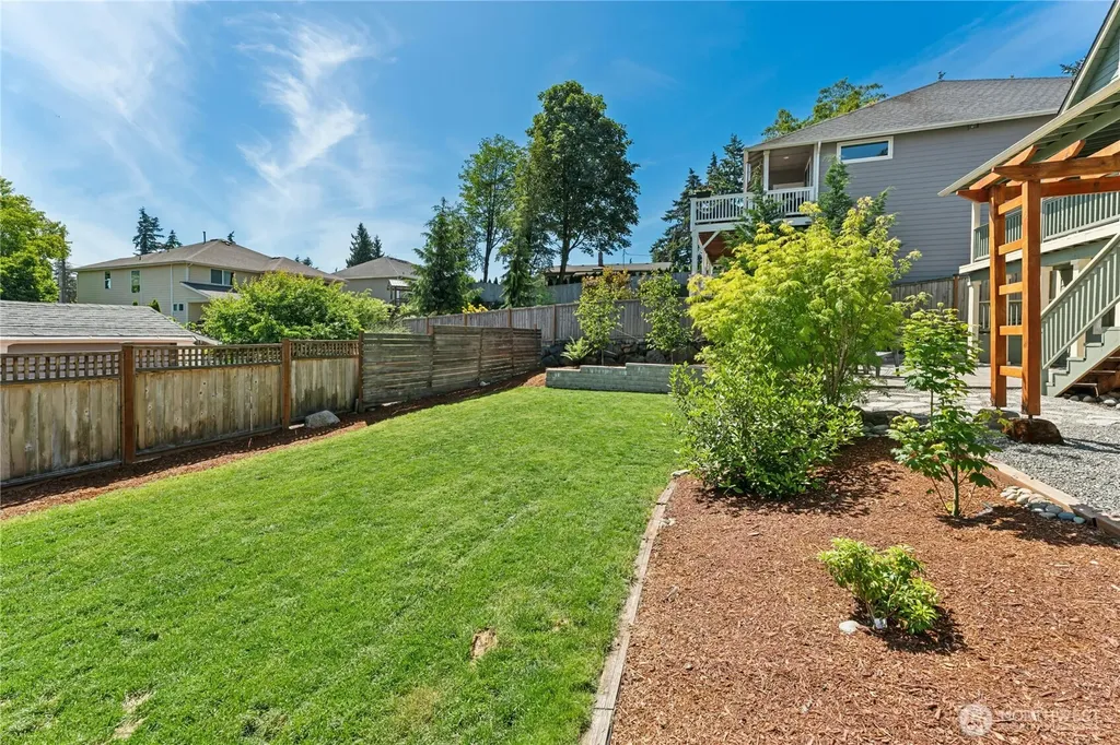 14042 33rd Avenue S Tukwila WA 98168