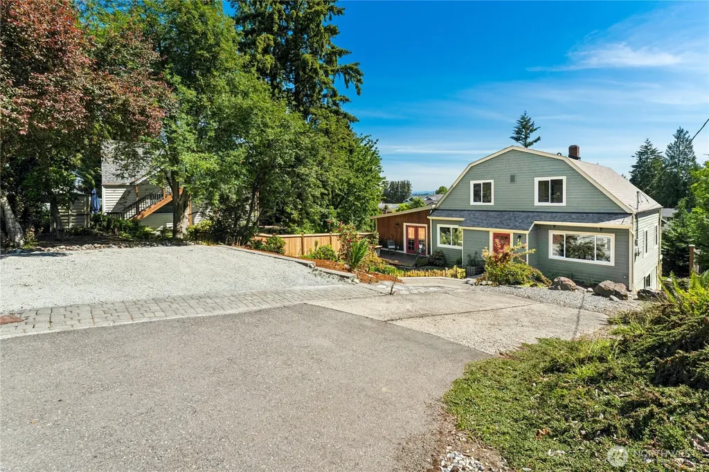 14042 33rd Avenue S Tukwila WA 98168