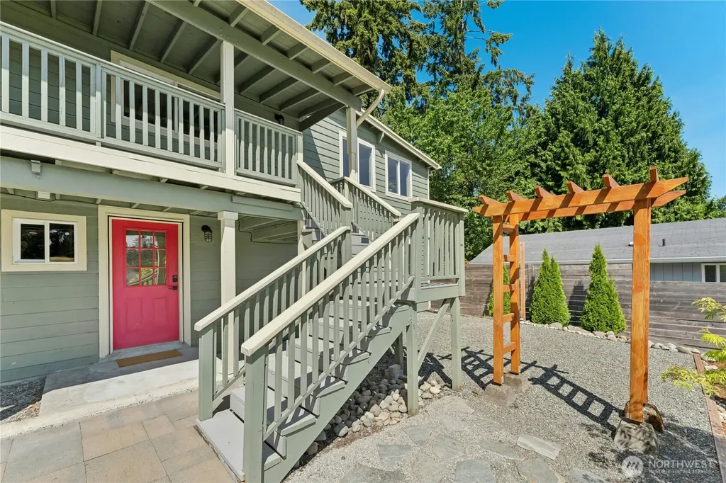 14042 33rd Avenue S Tukwila WA 98168
