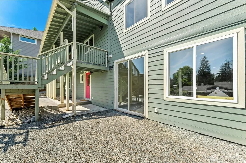 14042 33rd Avenue S Tukwila WA 98168