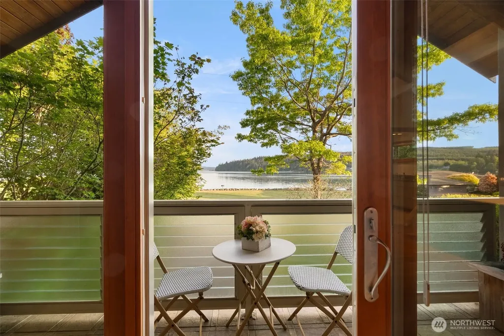 112 Merridith Street Port Ludlow WA 98365