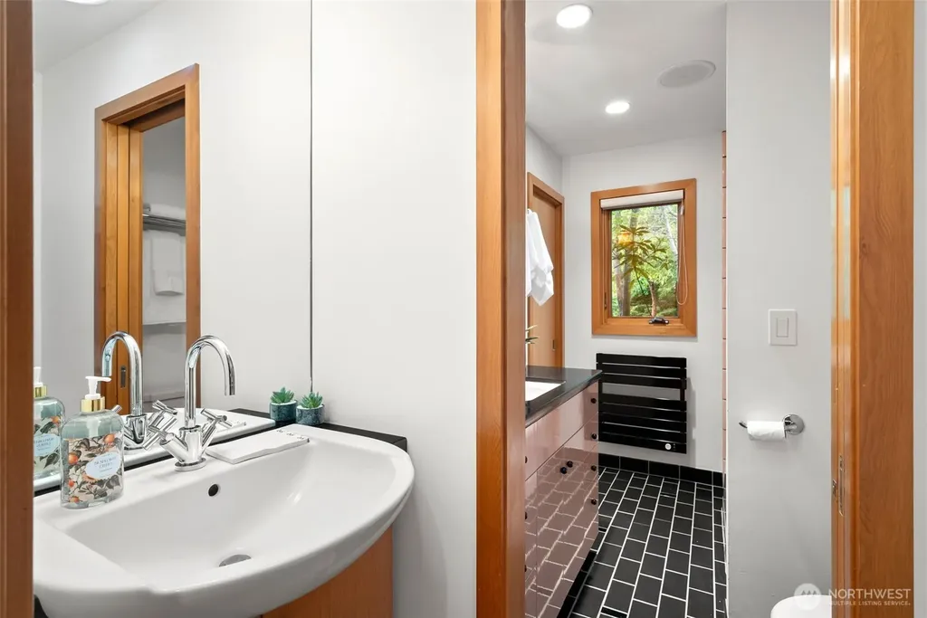 112 Merridith Street Port Ludlow WA 98365