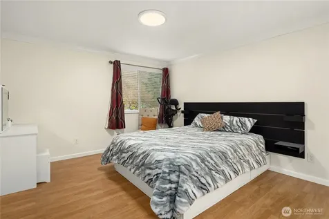 4727 W Lake Sammamish Parkway SE Issaquah WA 98027