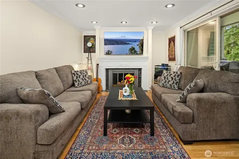 4727 W Lake Sammamish Parkway SE Issaquah WA 98027