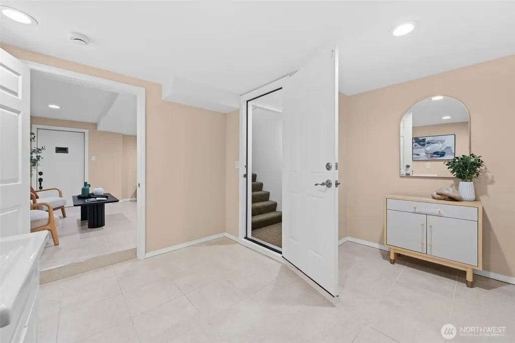 17502 113th Avenue NE Bothell WA 98011