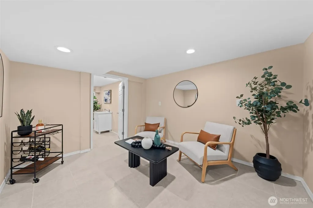17502 113th Avenue NE Bothell WA 98011