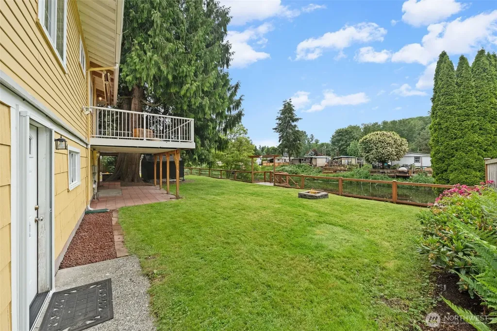 17502 113th Avenue NE Bothell WA 98011