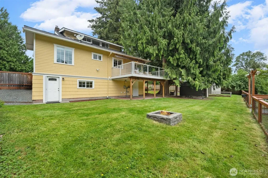 17502 113th Avenue NE Bothell WA 98011