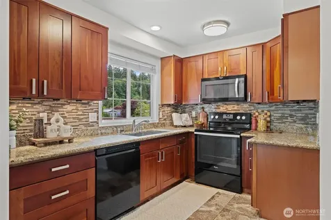 17502 113th Avenue NE Bothell WA 98011