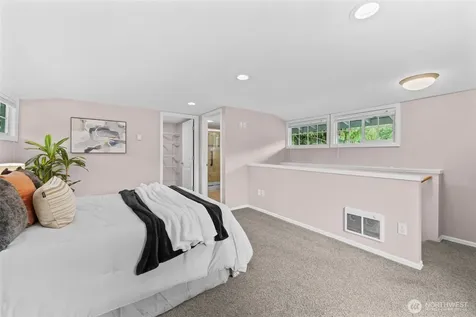 17502 113th Avenue NE Bothell WA 98011