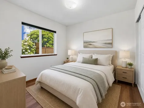512 N 104th Street Seattle WA 98133