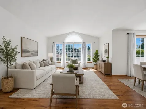 512 N 104th Street Seattle WA 98133