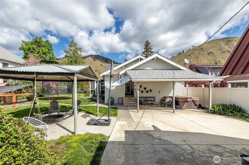 406 Cottage Avenue Cashmere WA 98815