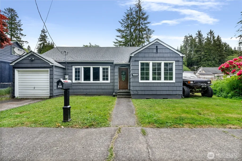 1716 Young Street Aberdeen WA 98520