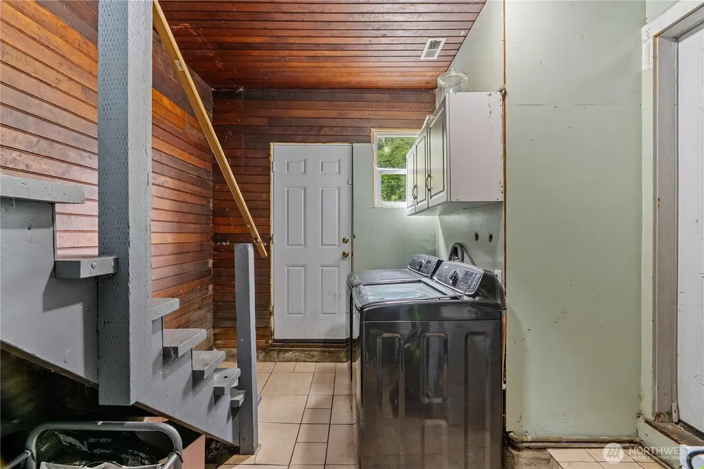 1716 Young Street Aberdeen WA 98520
