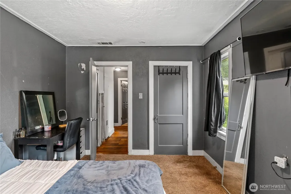 1716 Young Street Aberdeen WA 98520