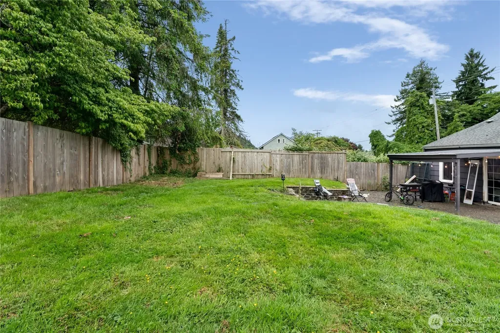 1716 Young Street Aberdeen WA 98520
