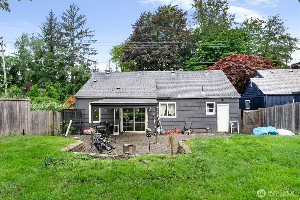 1716 Young Street Aberdeen WA 98520
