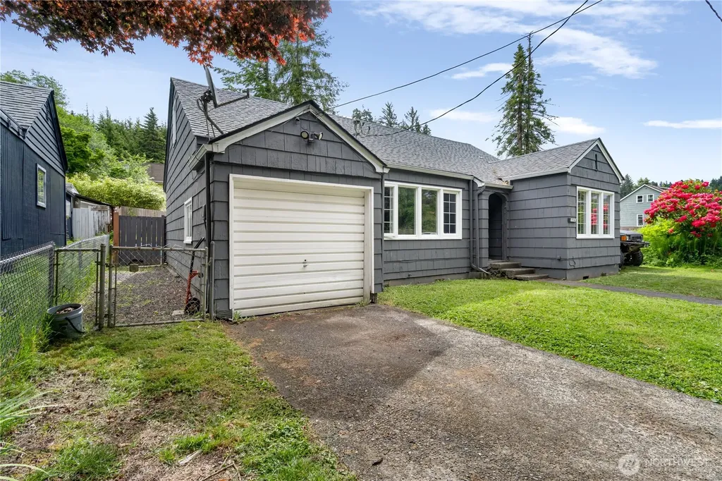 1716 Young Street Aberdeen WA 98520