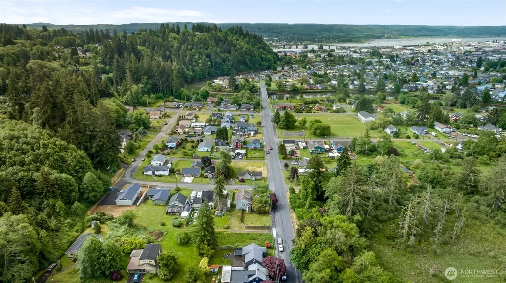 1716 Young Street Aberdeen WA 98520