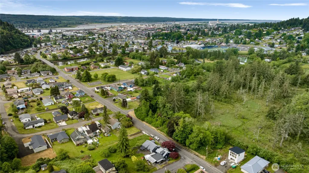1716 Young Street Aberdeen WA 98520