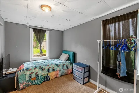1716 Young Street Aberdeen WA 98520