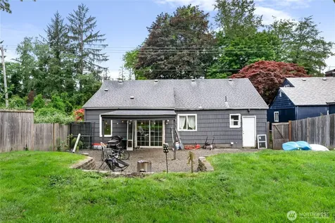 1716 Young Street Aberdeen WA 98520