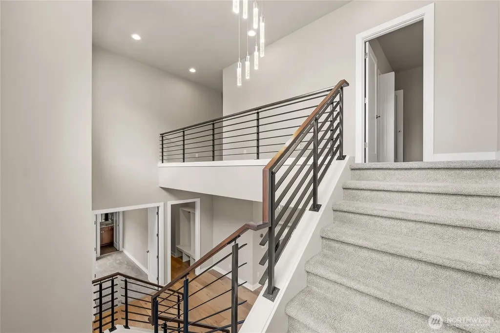 2483 NE 242nd Place Sammamish WA 98074