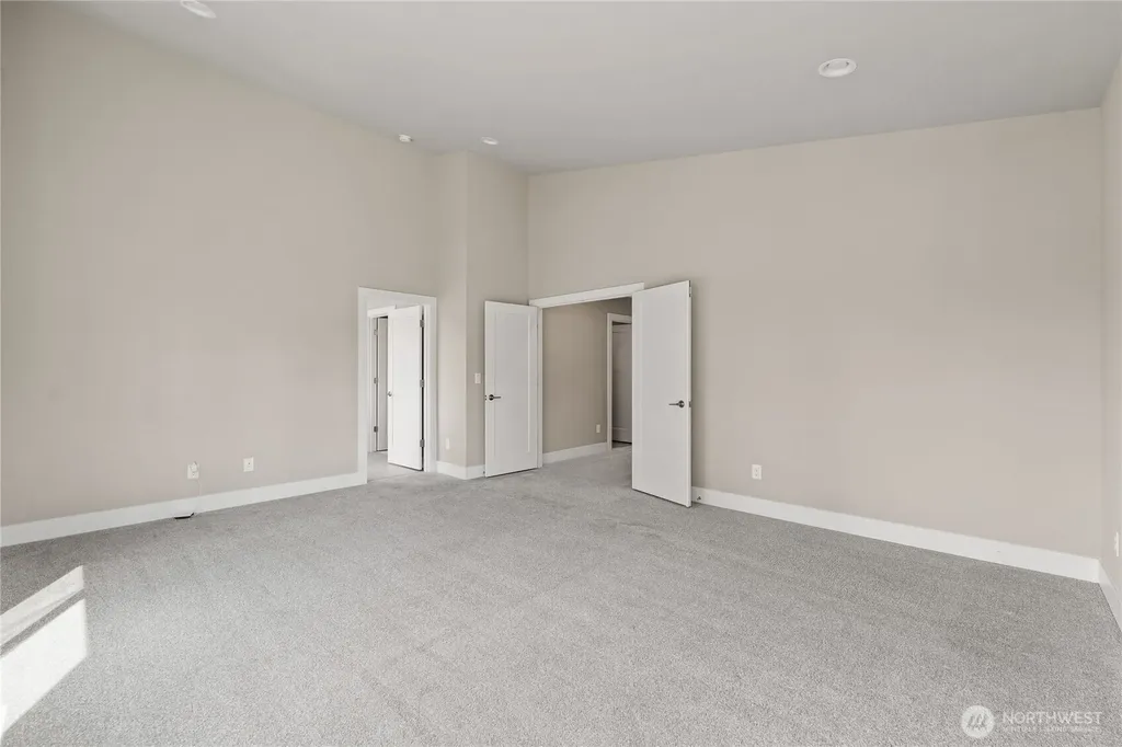 2483 NE 242nd Place Sammamish WA 98074