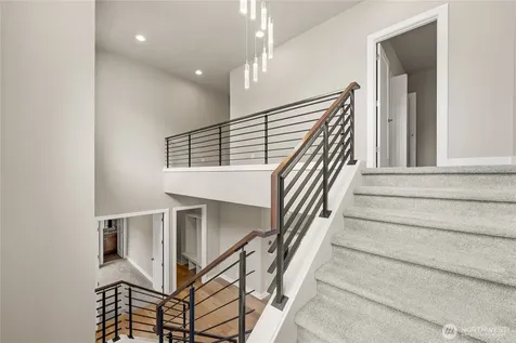 2483 NE 242nd Place Sammamish WA 98074