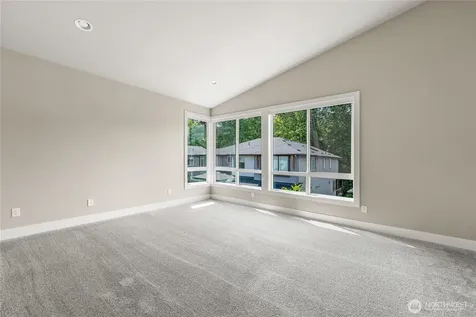 2483 NE 242nd Place Sammamish WA 98074