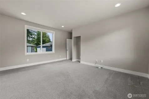 2483 NE 242nd Place Sammamish WA 98074