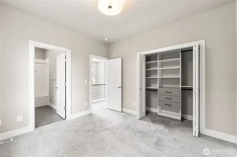 2483 NE 242nd Place Sammamish WA 98074