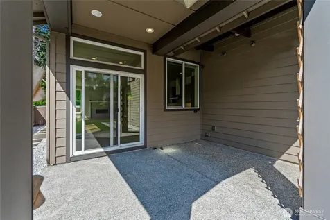 2483 NE 242nd Place Sammamish WA 98074