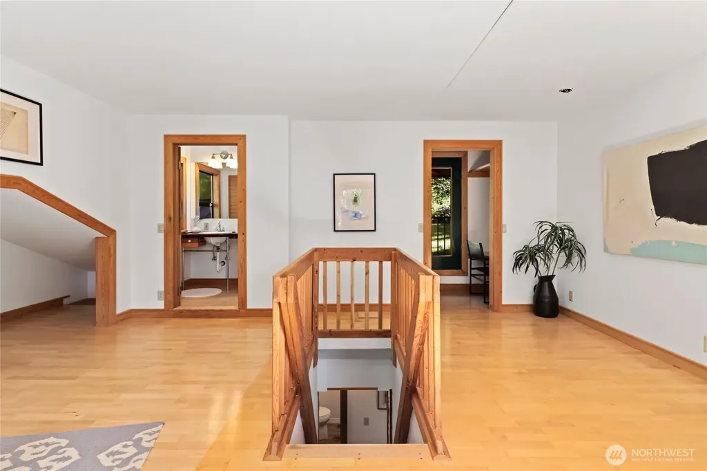 18503 SE 64th Way Issaquah WA 98027