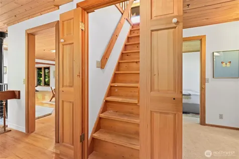 18503 SE 64th Way Issaquah WA 98027