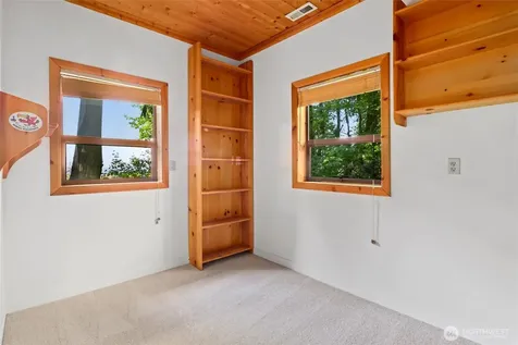 18503 SE 64th Way Issaquah WA 98027