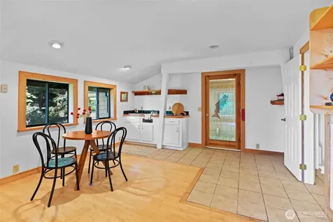 18503 SE 64th Way Issaquah WA 98027