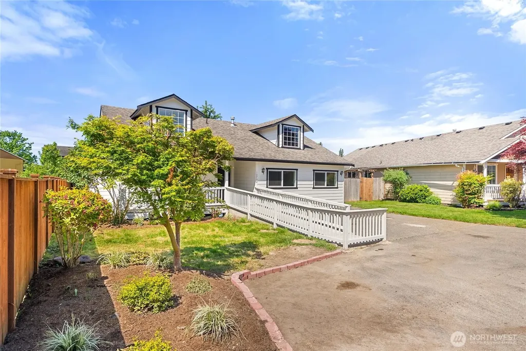 10702 59th Avenue NE Marysville WA 98270
