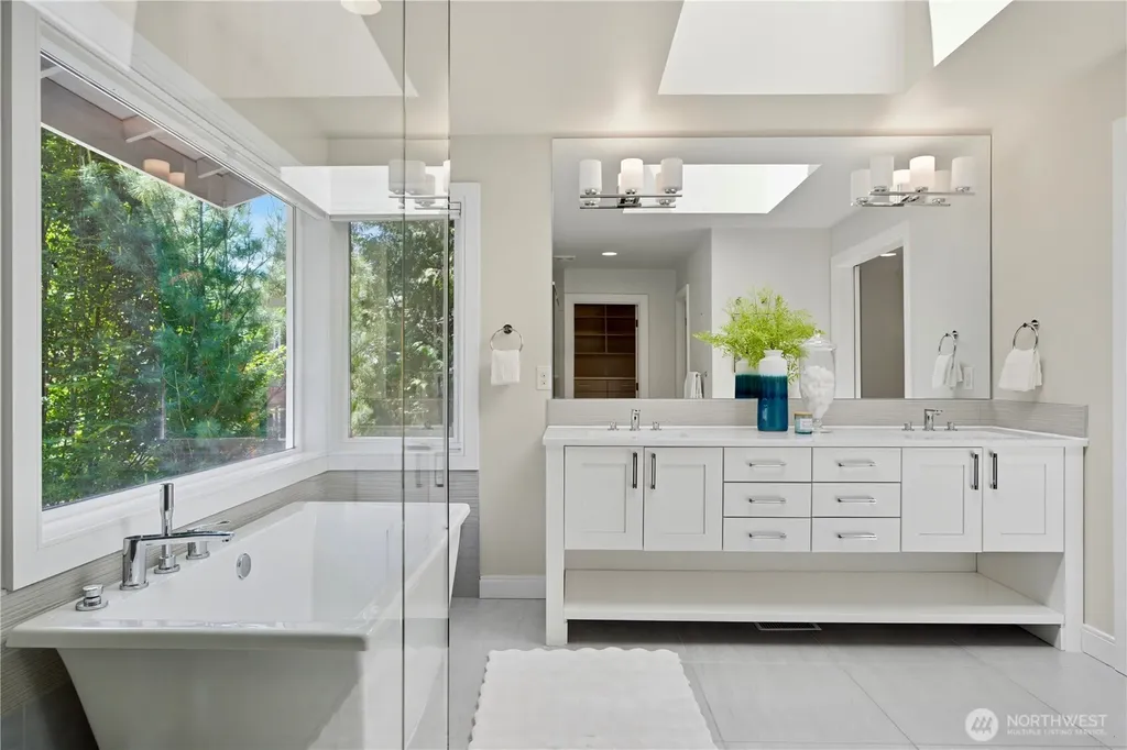 16003 SE 43rd Street Bellevue WA 98006