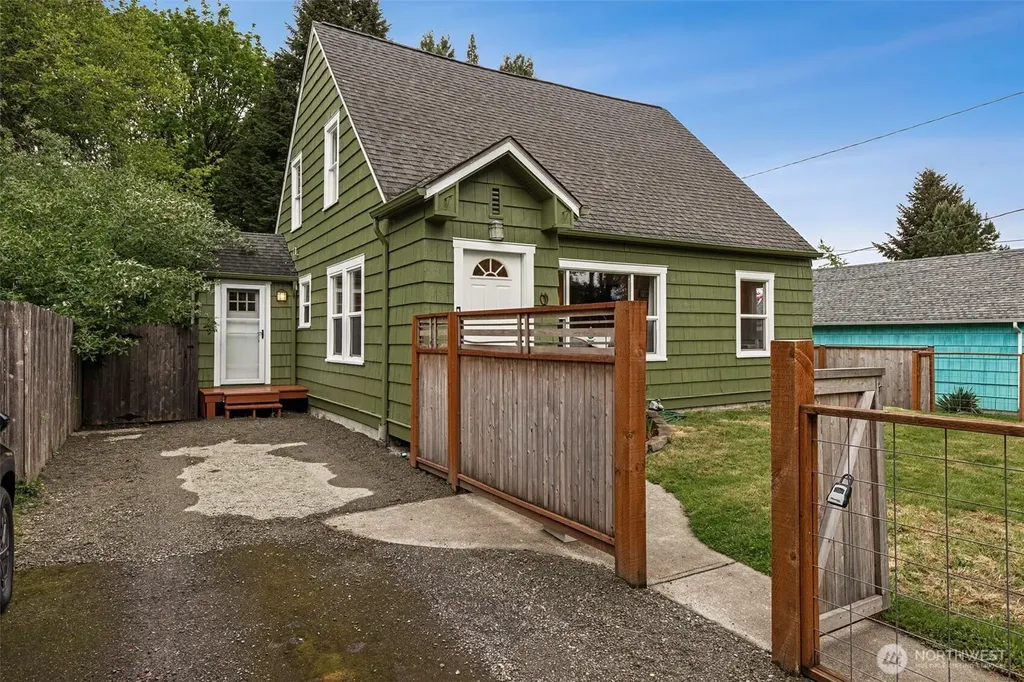 1022 Brawne Avenue NW Olympia WA 98502