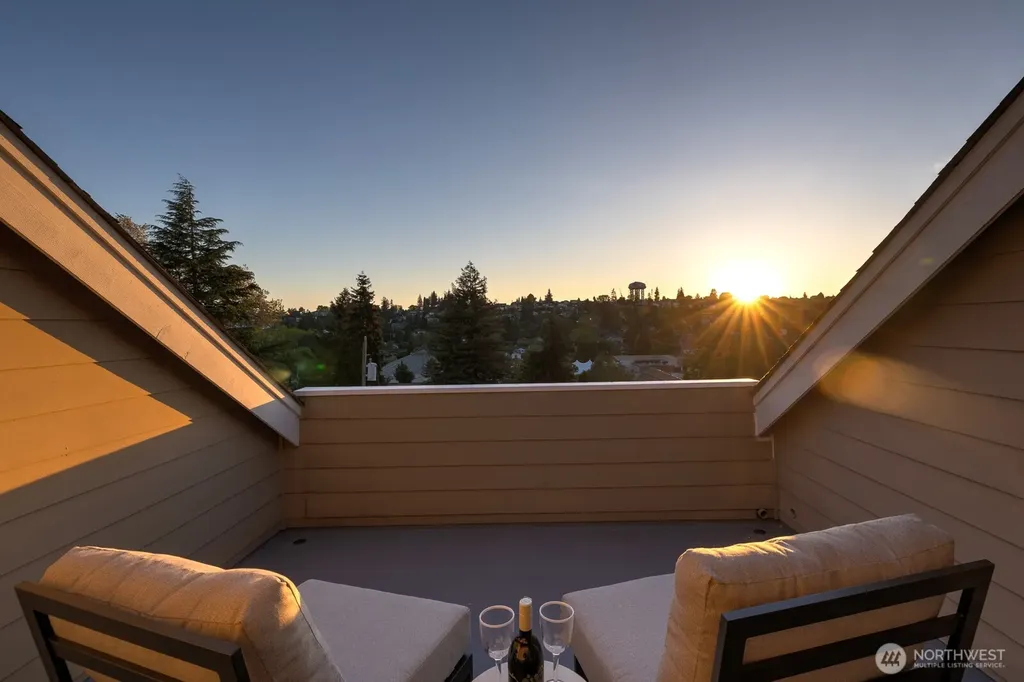 3030 31st Avenue W Seattle WA 98199