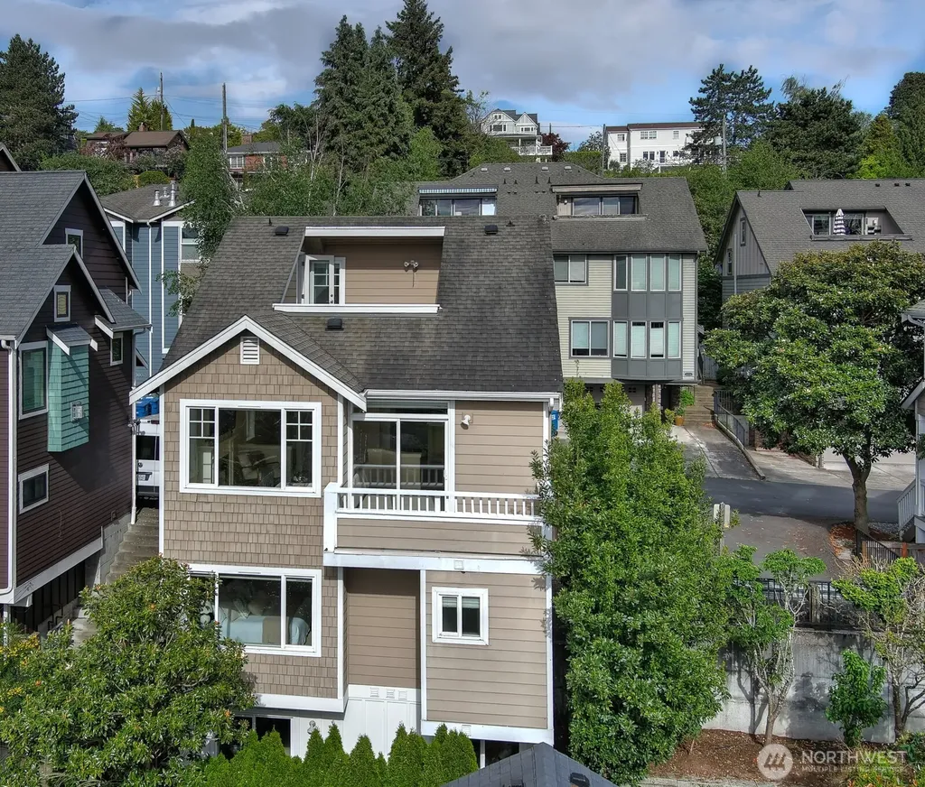 3030 31st Avenue W Seattle WA 98199