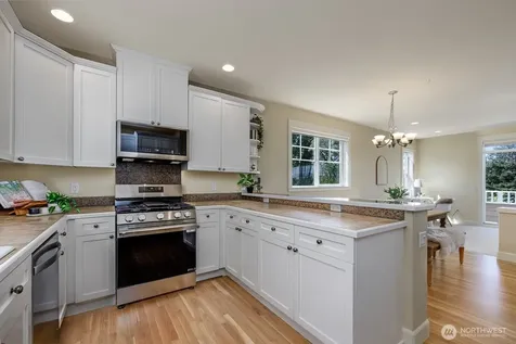 3030 31st Avenue W Seattle WA 98199
