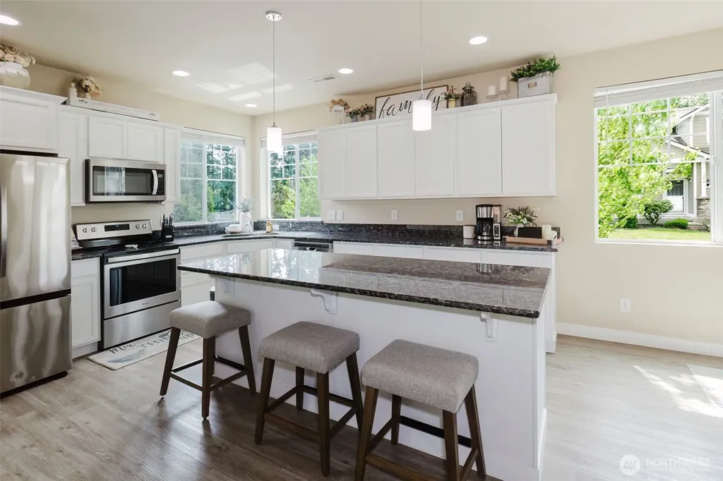 3677 SE Chesterton Drive Port Orchard WA 98366
