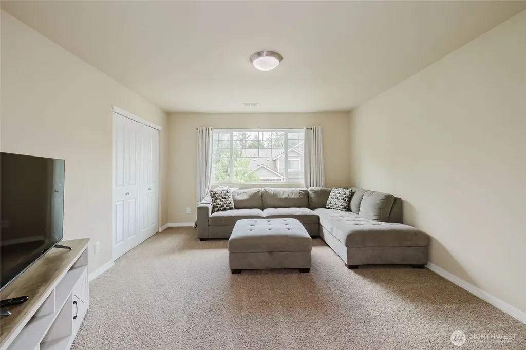 3677 SE Chesterton Drive Port Orchard WA 98366